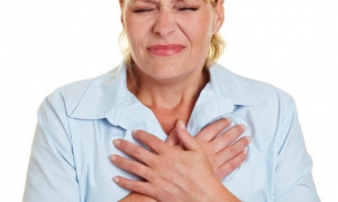 При кашле болит в груди: причины и лечение