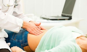 Боли в печени: к какому врачу идти