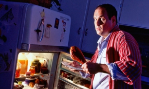 Почему вредно есть на ночь