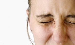 Горечь во рту: причины, симптомы, лечение