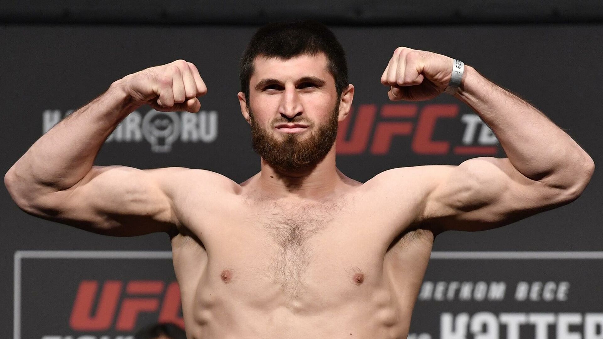 Магомед Анкалаев боец UFC